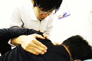 施術風景 岡野整骨院 鍼灸院